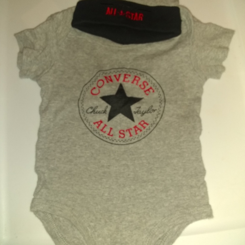 Unisex Baby Converse and Gerber Set